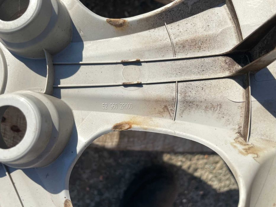 15 цола Тас за Hyundai I30 Хюндай И30 Оригинал 52960-2L000