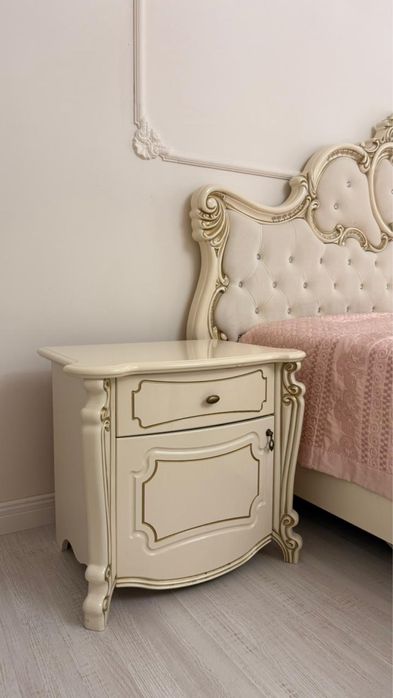 Продается спальный гарнитур