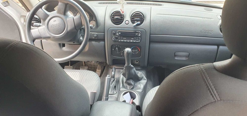 JEEP Cherokee 2004 — imagine 5