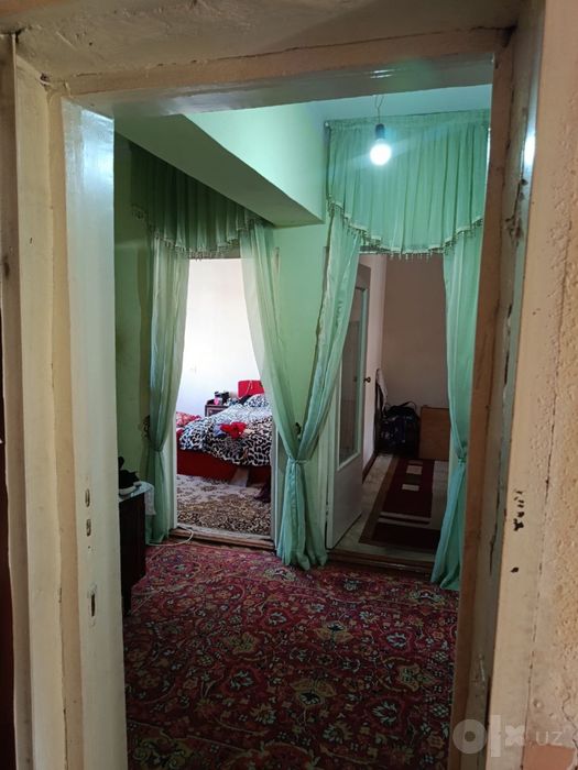 Uy sotiladi, Olmazor tumani, massiv kalonovada 4 etajli gishtli dom