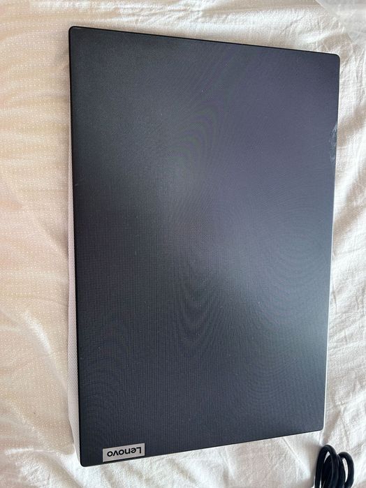 Нов лаптоп lenovo