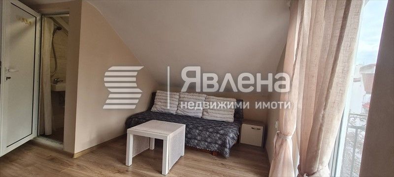 Дава се под наем Едностаен апартамент в Варна, Център - 15 кв.м за 150 € - Снимка #2