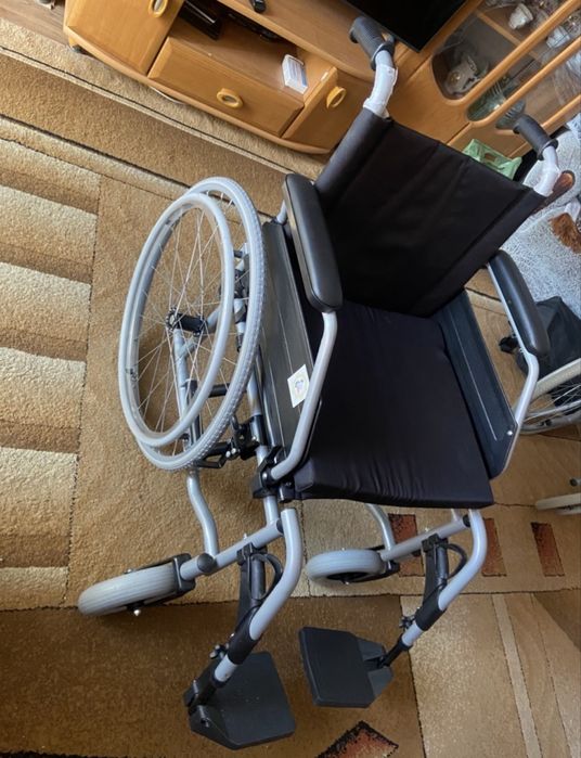 Инвалидная коляска новая