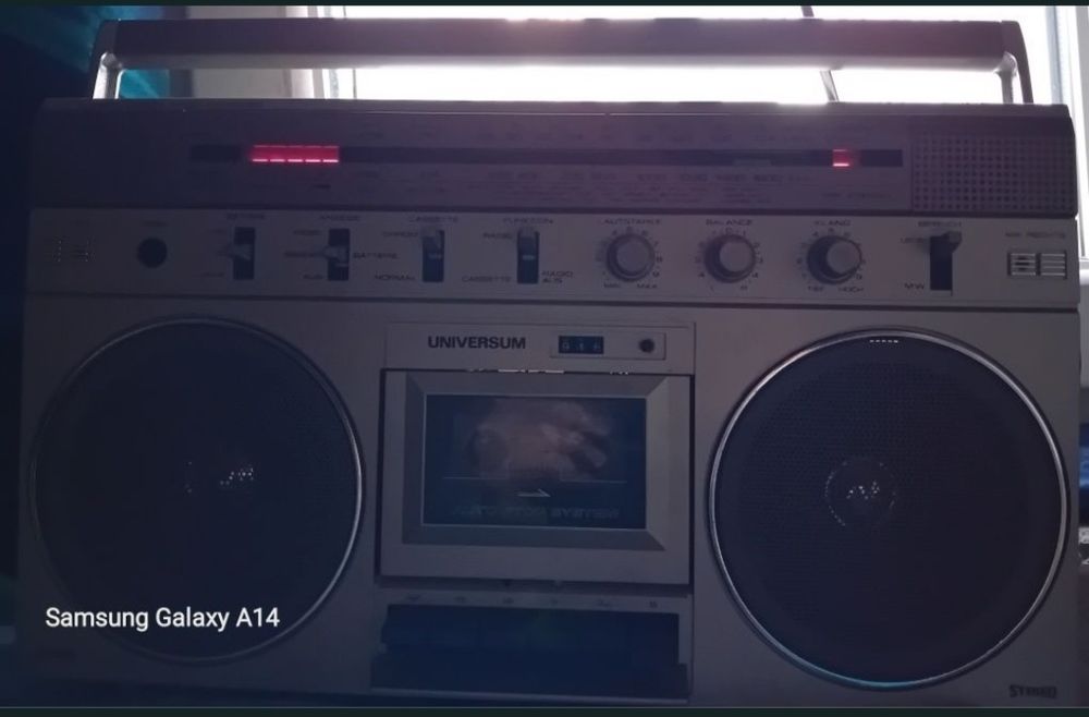 Antistress Aiwa, CA W 500-H, radio, cd player, intrare auxiliar