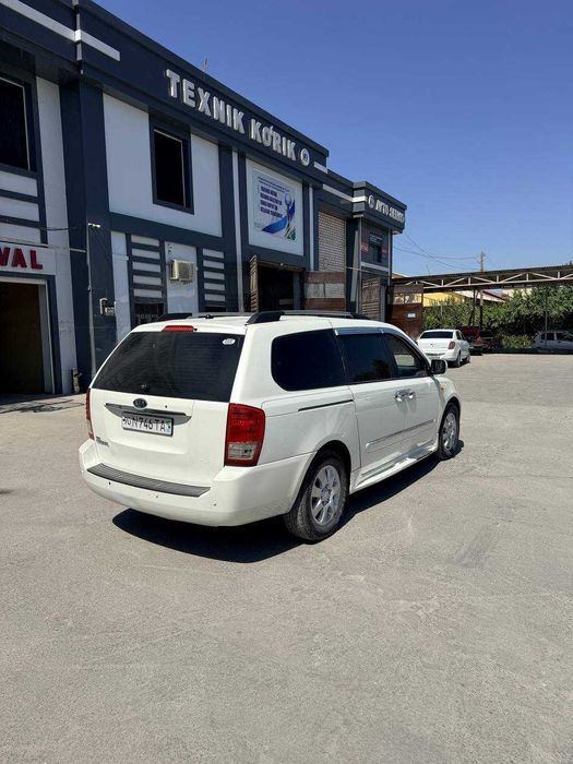 KIA Caarnival 2009