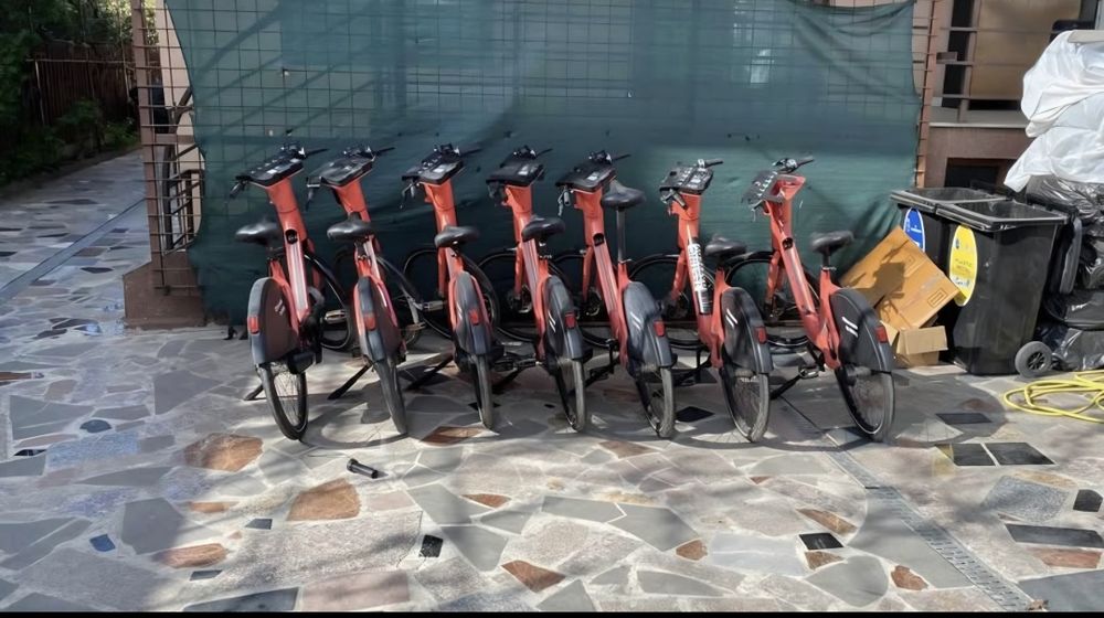 Închiriez biciclete electrice