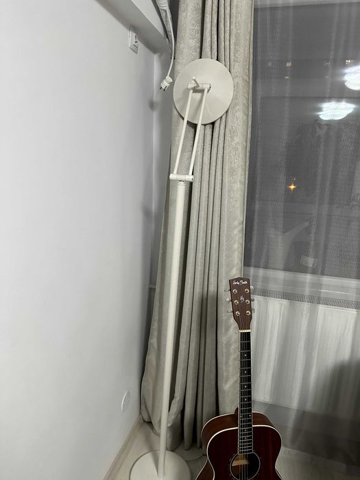 Lampadar cu picior inaltime 2 m, metalic , solid, lumina puternica REDUS 50%