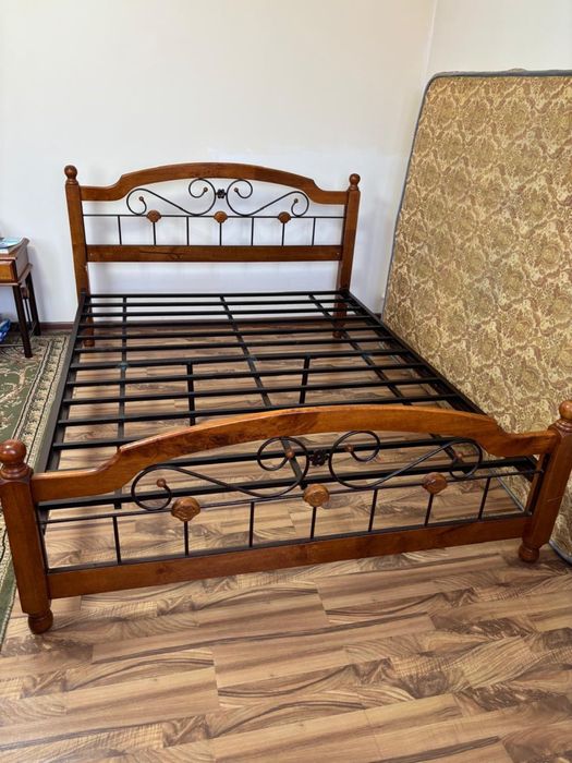 Кровать спать продам