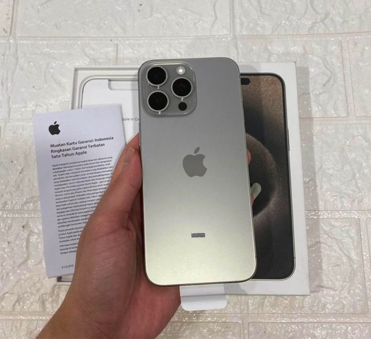 Iphone 15 pro max 1 tb natural titanium