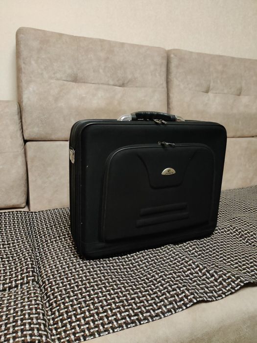 Дорожный чемодан - кейс.