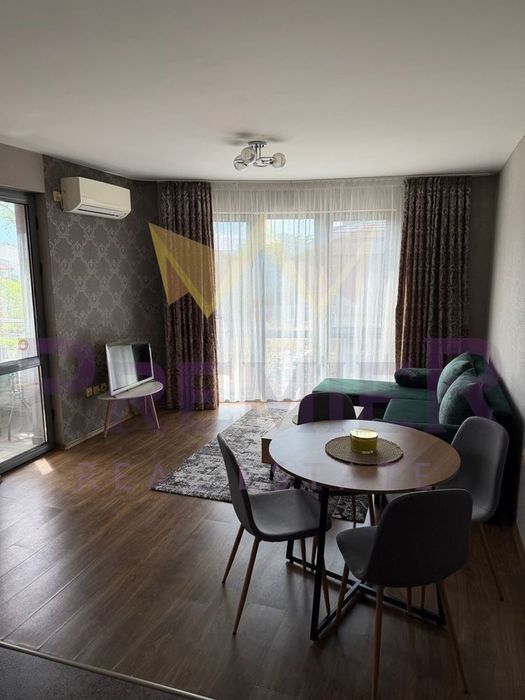 Продава се Тристаен апартамент в Пловдив, Младежки Хълм - 80 кв.м за 2963 €/кв.м - Снимка #3