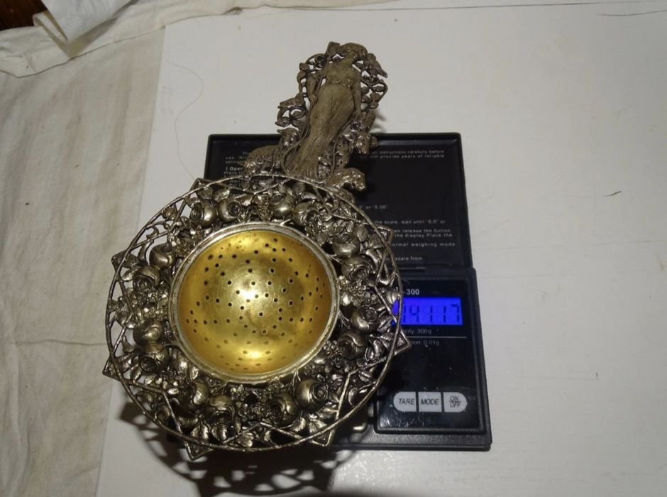 Продавам антикварни сребърни поставки за захар чай й яйца