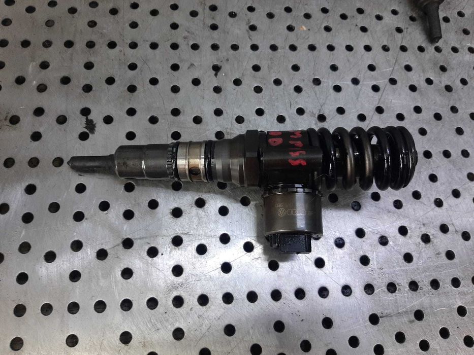 injector bwd blb bre bkd azv 2.0 tdi jeep compass dodge caliber audi a3 8p a4 b7 vw golf 5  03g130073g