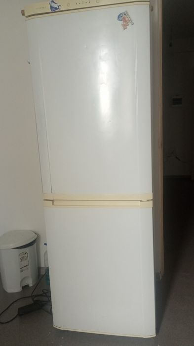 холодильник буу марка Самсунг