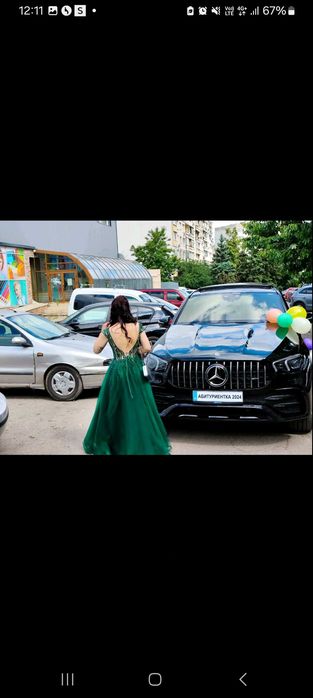 Зелена бална рокля