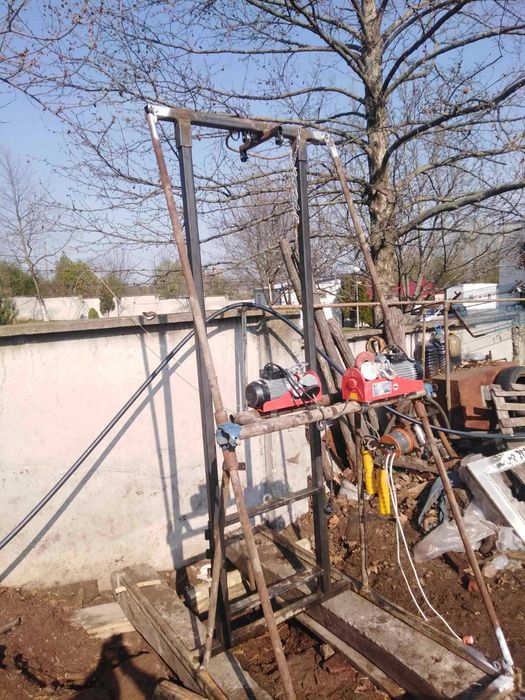 Продавам сондажна машина на ток 220v