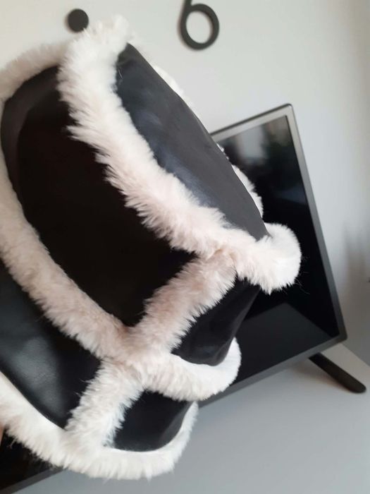 Pălărie tip buchet H&M ,nouă fără etichetă