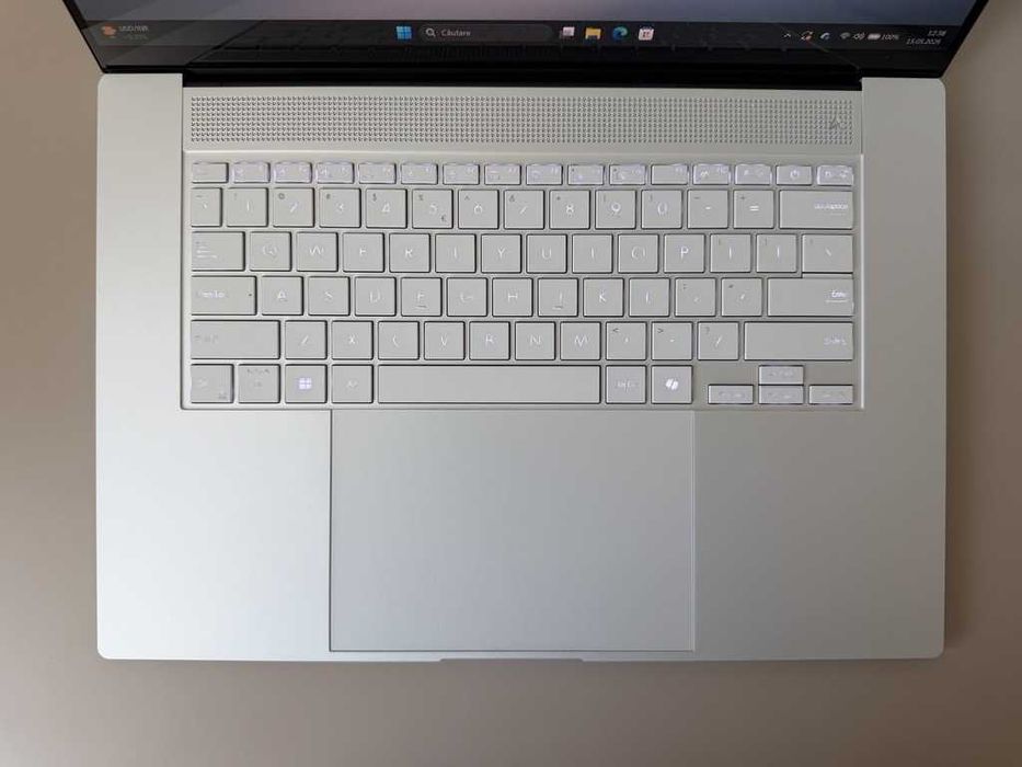 ASUS Zenbook S 16 OLED TOUCHSCREEN OLED 3K Ryzen AI 9 HX 370 32GB 1TB Garanție IULIE 2027