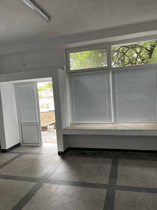 Дава се под наем Офис в Карлово - 40 кв.м за 204 € - Снимка #1