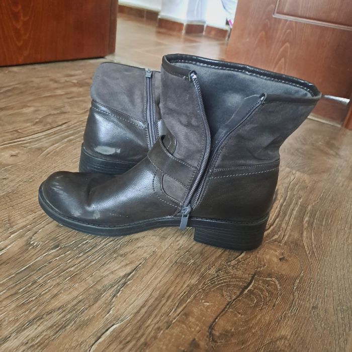 Продавам Дамски  боти