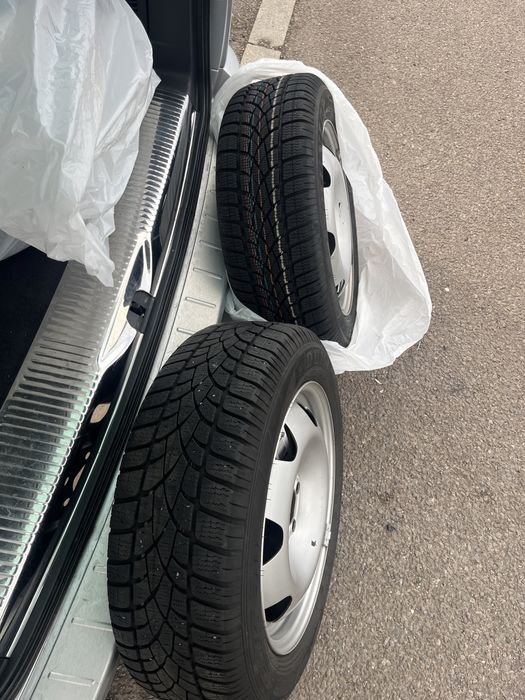 4 roti Dunlop 215/60 R17 iarna