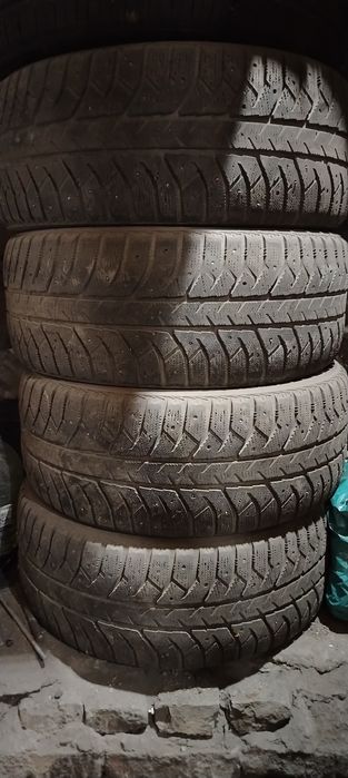 Продам Шины зимние