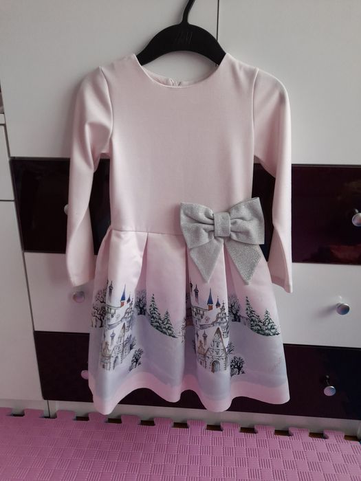 Много официални рокли 116