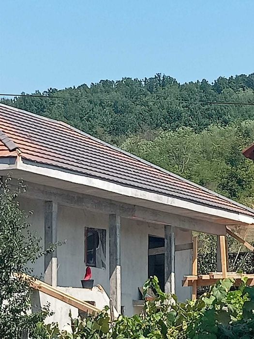 Execut lucrări de construcții și acoperișuri - Echipă cu experiență