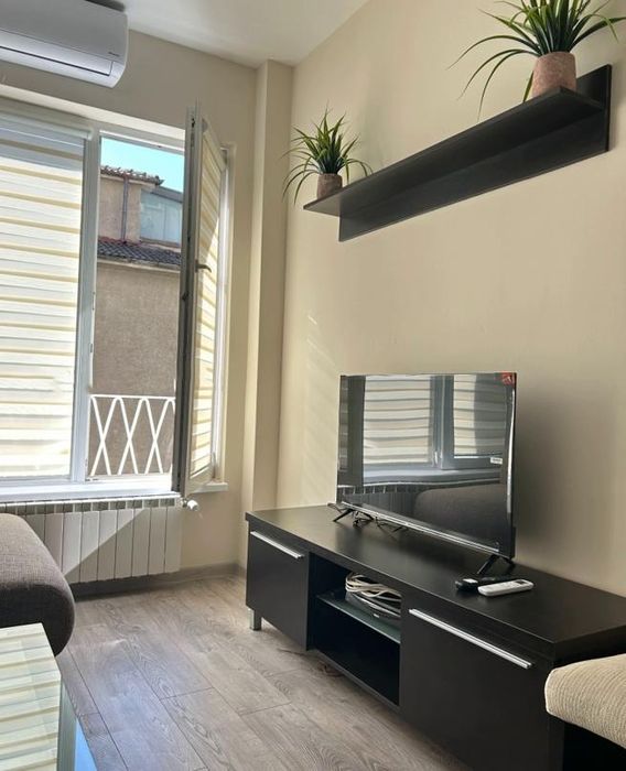 Дава се под наем Двустаен апартамент в София, Център - 55 кв.м за 800 € - Снимка #3