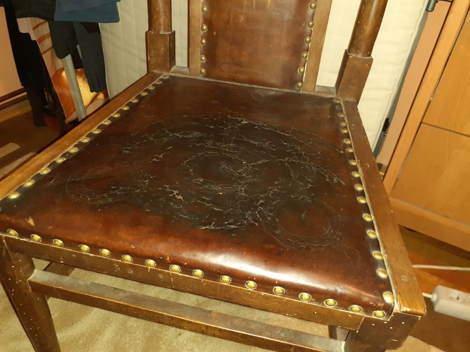 Scaun vechi tapiterie piele cu modele