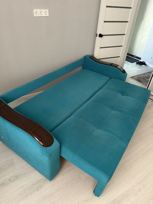 Продам диван в гостинную, спальню