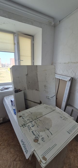 Продам зеркало шкаф в ванную