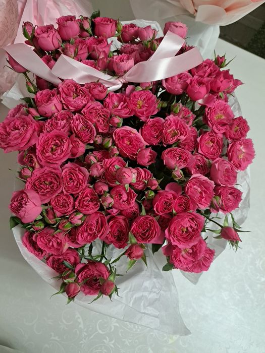 Букет кустовых роз за 7000