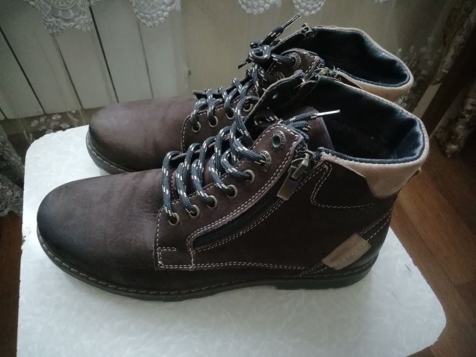 Продам зимние ботинки