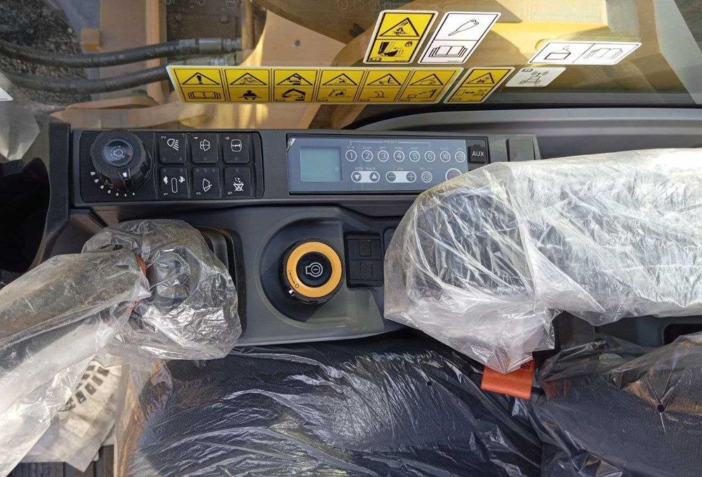 Гусеничный экскаватор CAT [330GC] 2 м³ В НАЛИЧИИ!