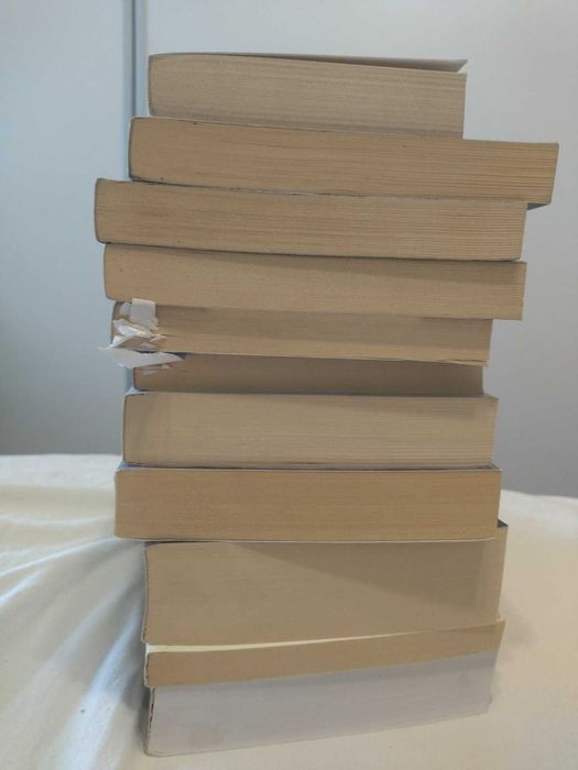 Разнообразни книги