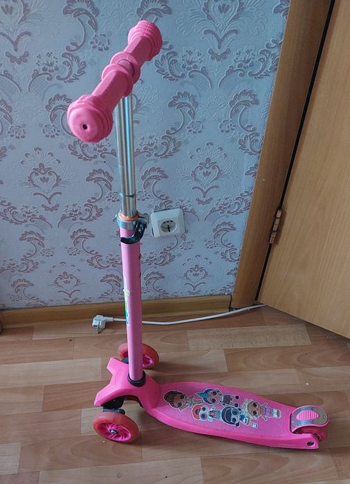 Продам самокат  детский от 5 до 8 лет
