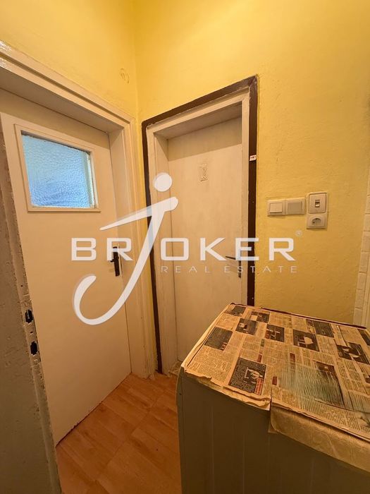 Продава се Тристаен апартамент в Кърджали, Център - 85 кв.м за 1000 €/кв.м - Снимка #11