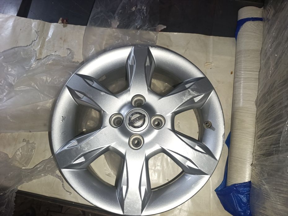 Продается диск на Nissan Almera g15