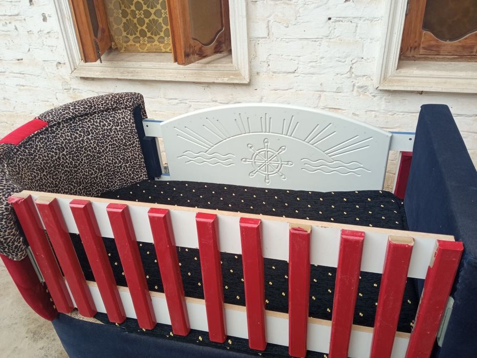 Детский кровать сотилади