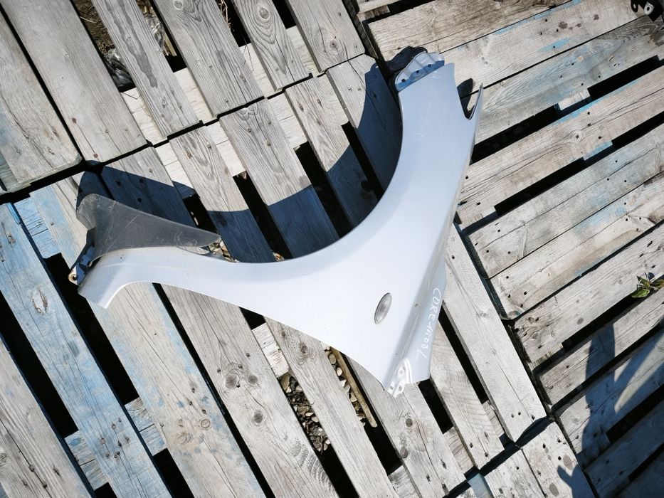 Aripa stângă față Toyota Corolla E15 2006-2009