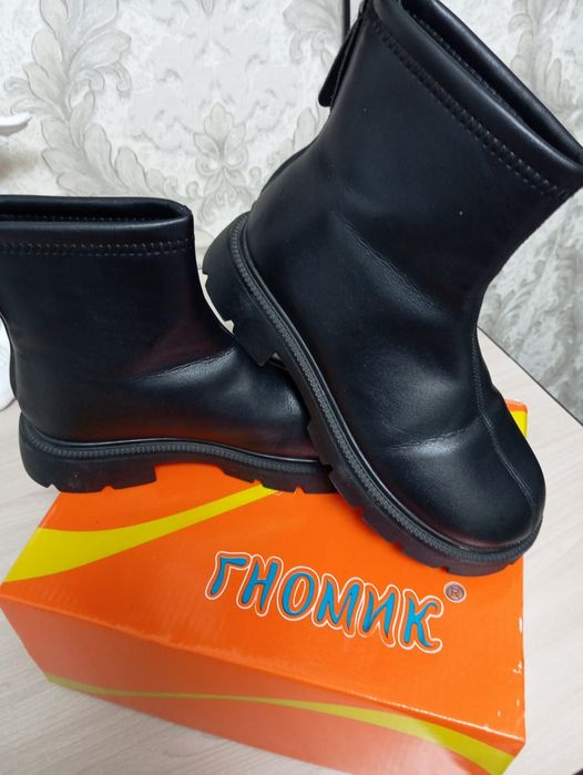 Продам сопоги осенние,весенние.