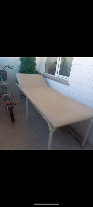 Медицинская кушетка