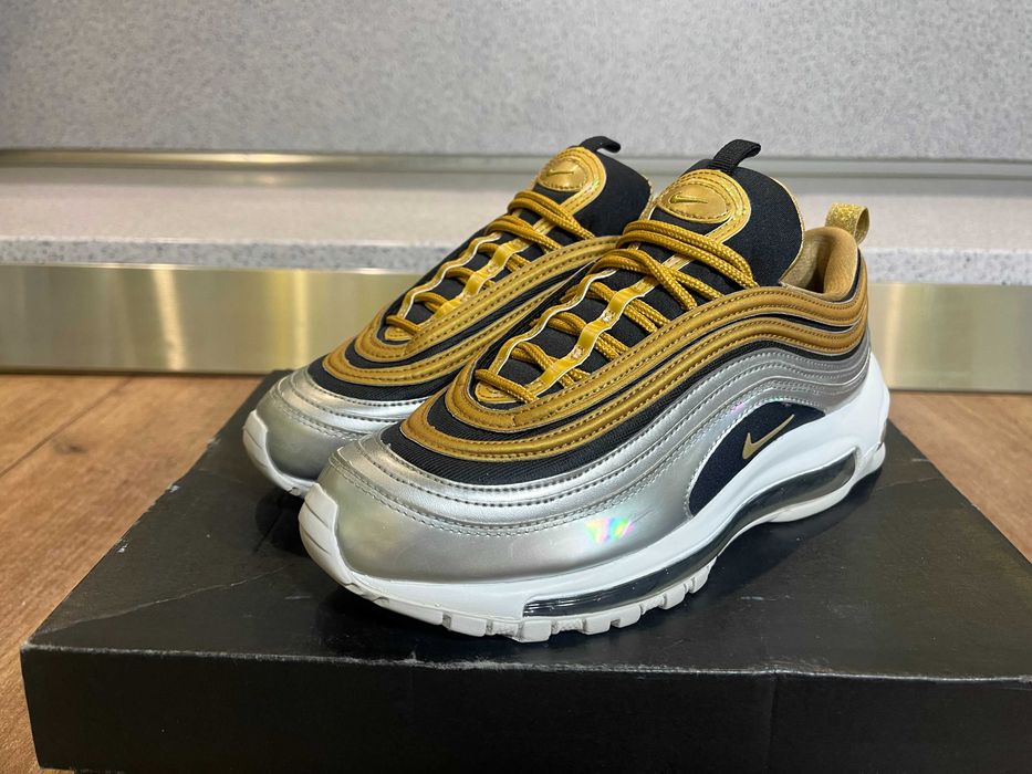 ОРИГИНАЛНИ *** Nike Air Max 97 Se / Metallic Gold /Metallic Gold