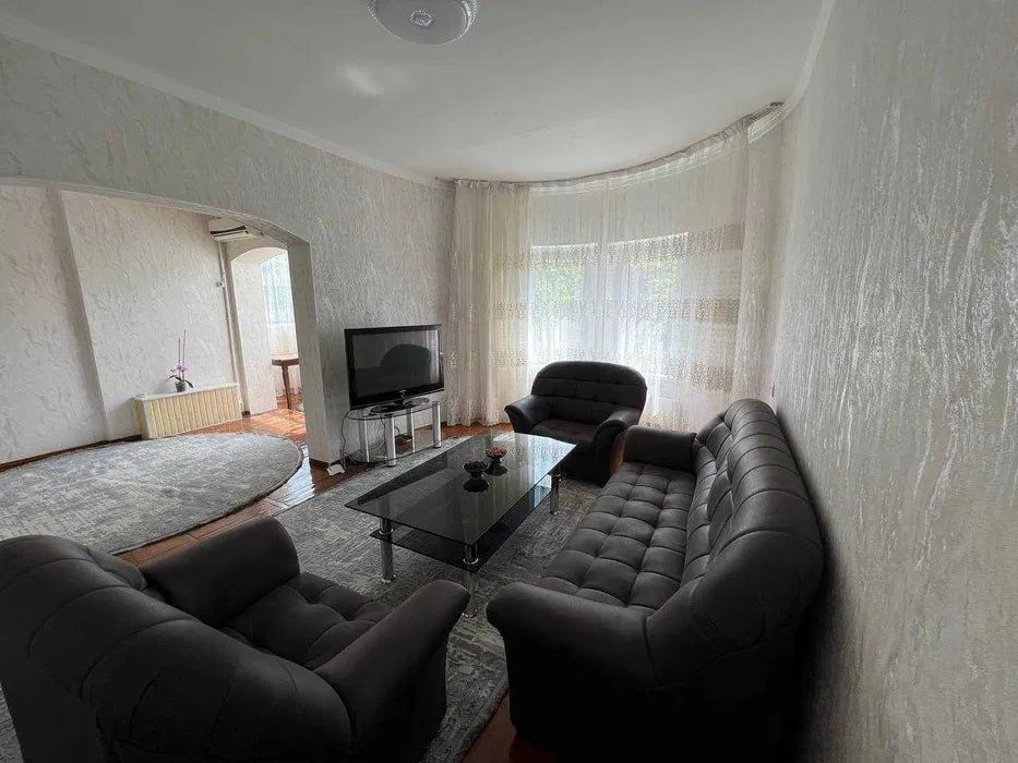 Срочно продается квартира Юнус обад