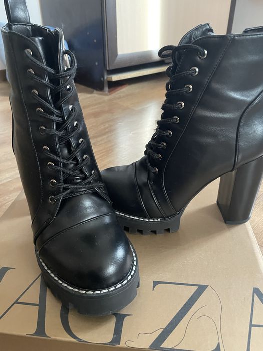 Продам ботинки женские