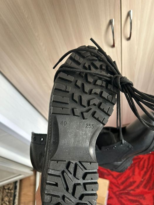 Продам берцы новый размер 40