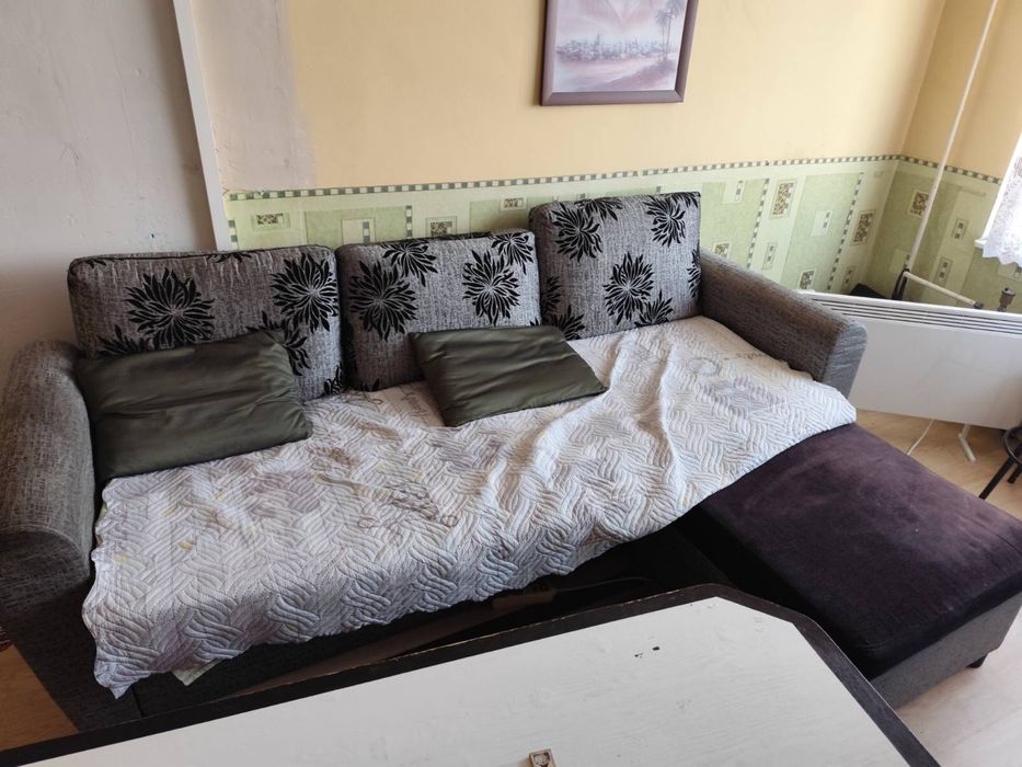 Разтегателен диван