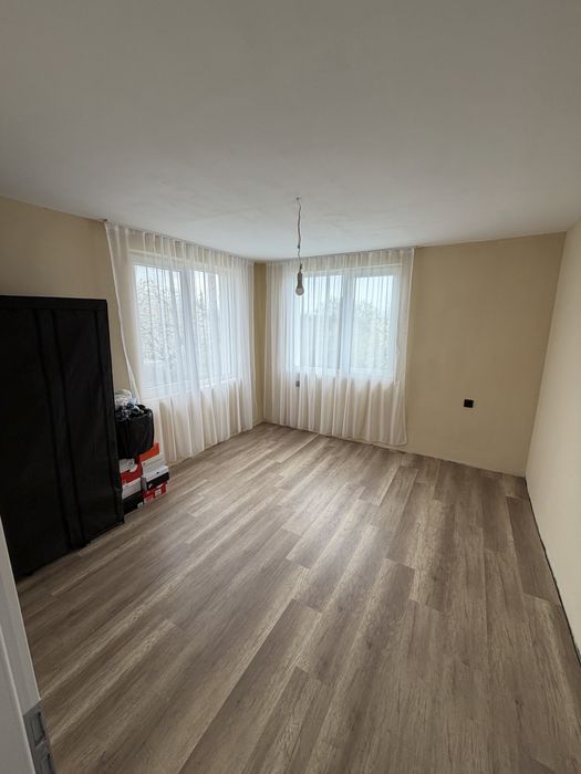 ПРОДАВА СЕ: Чисто нова реновирана къща на 10 км от София – с. Люлин ОПИСАНИЕ: