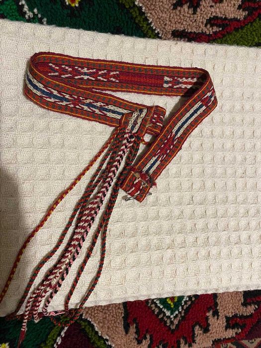 Продавам автентичен  колан за женска народна носия.
